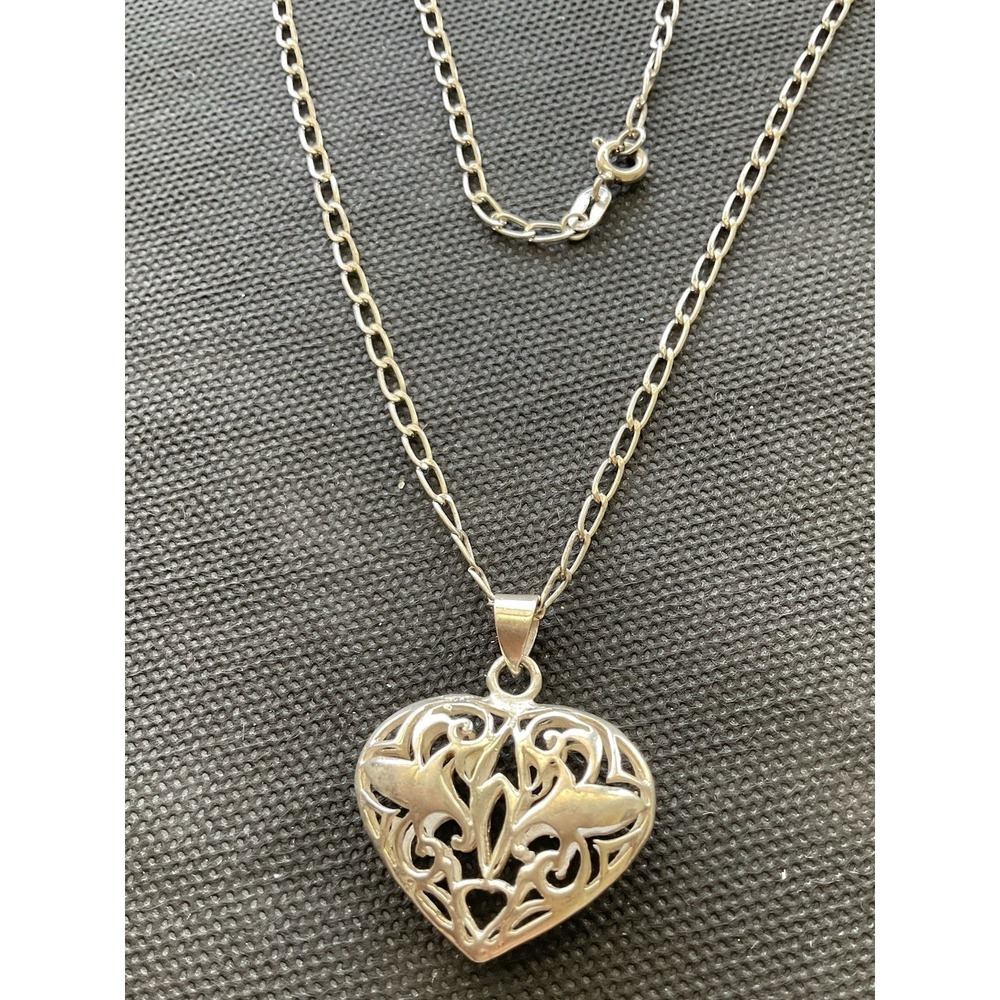 Vintage 925 sterling silver filigree puffed heart pendant necklace Estate Jewelr